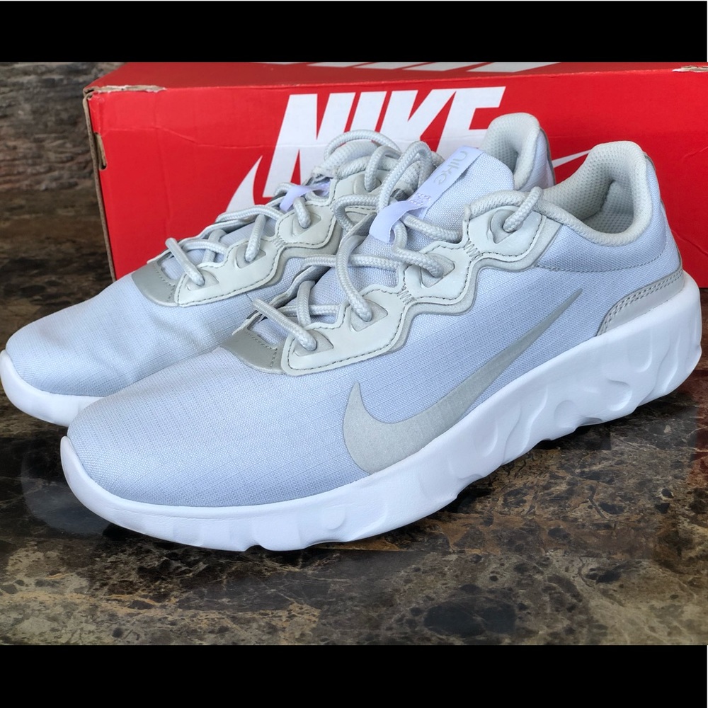 NEW Nike Strada Women athletic shoes - FINAL SALE - Picture 5 of 9